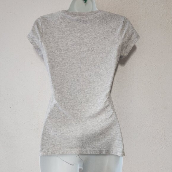 Wound Up graphic Tee, Grey with roses and skull in size small - Picture 3 of 12